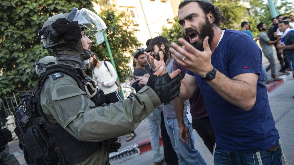 Enfrentamientos de militantes de extrema derecha con policías y árabes israelíes en Lod, Israel