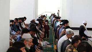 Afganistan'ın başkenti Kabil'de bir camide kılınan Ramazan Bayramı namazı