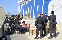 Lampedusa: 600 migrantes foram transferidos para um navio