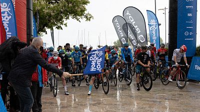 Zuhogó esőben indult a Tour de Hongrie második szakasza