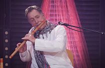 Maître de la flûte de bambou, le portugais Rão Kyao honore Gandhi