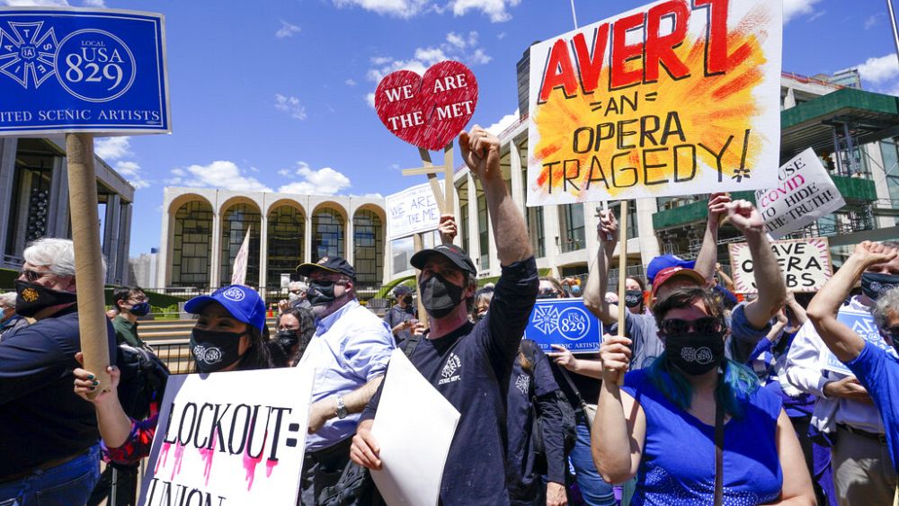 New York Met Opera workers on the warpath