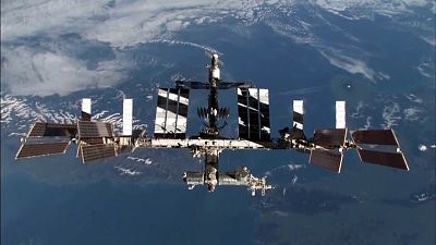 Spielfilm im All: Schöne Russinnen fliegen auf die ISS