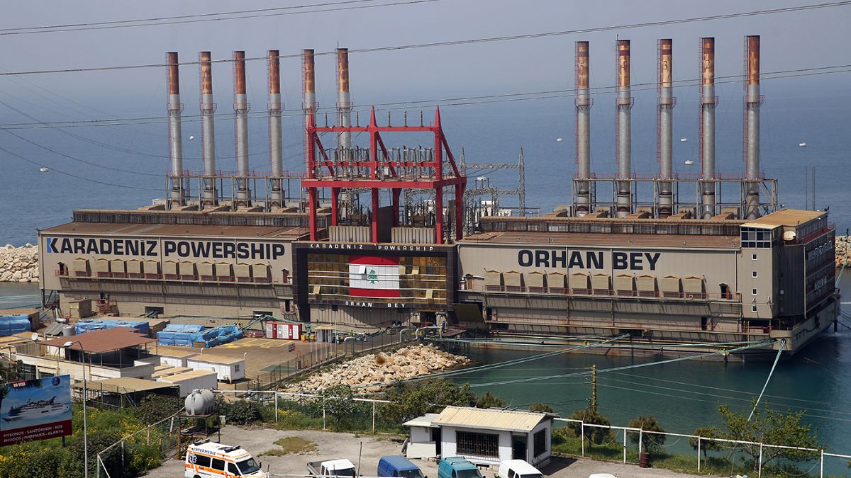 Dünyanın en büyük yüzer enerji santrali filolarından birine sahip Türk şirket Karadeniz Holding'e ait Orhan Bey gemisi