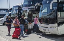 Turistas começam a chegar à Grécia