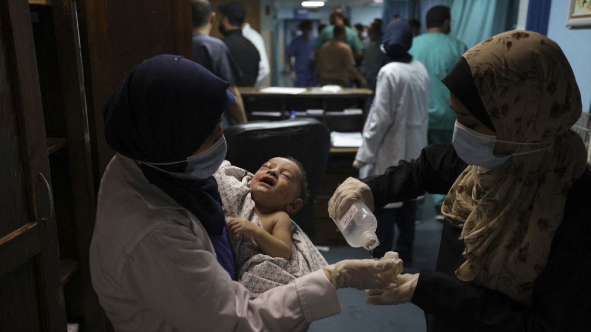 Im Krankenhaus nach dem Angriff auf das Al-Shati-Camp in Gaza