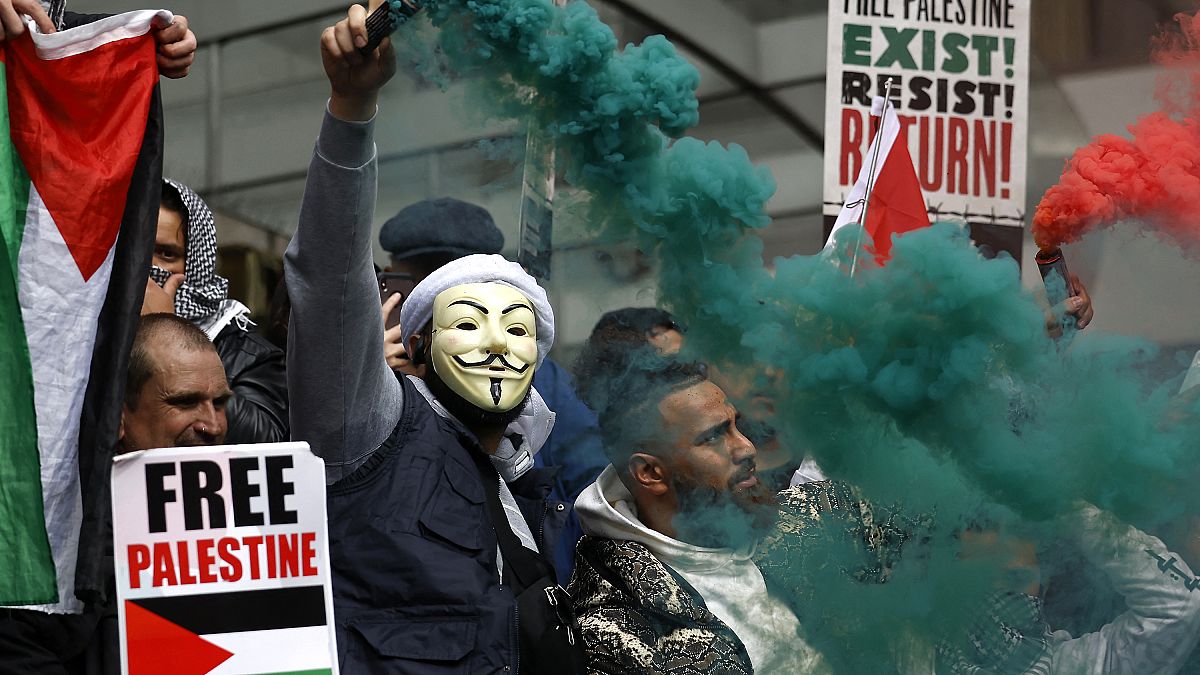 مظاهرات في لندن للتنديد بالعنف المستمر في الشرق الأوسط
