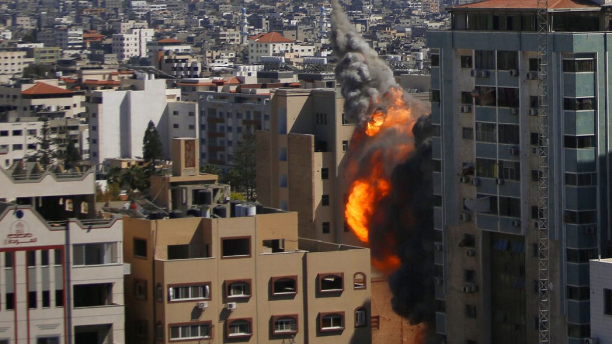 Η επίθεση στο κτίριο που στέγαζε το Associated Press στη Γάζα