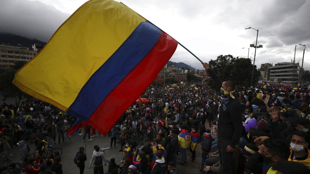 Folyamatossá váltak Kolumbiában a jobboldali kormány elleni tüntetések 