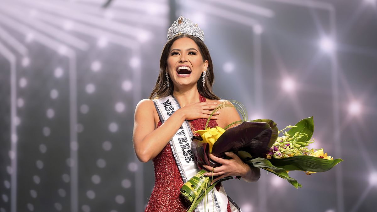 أندريا ميسا ملكة جمال المكسيك تتوّج ملكة جمال الكون للعام 2021
