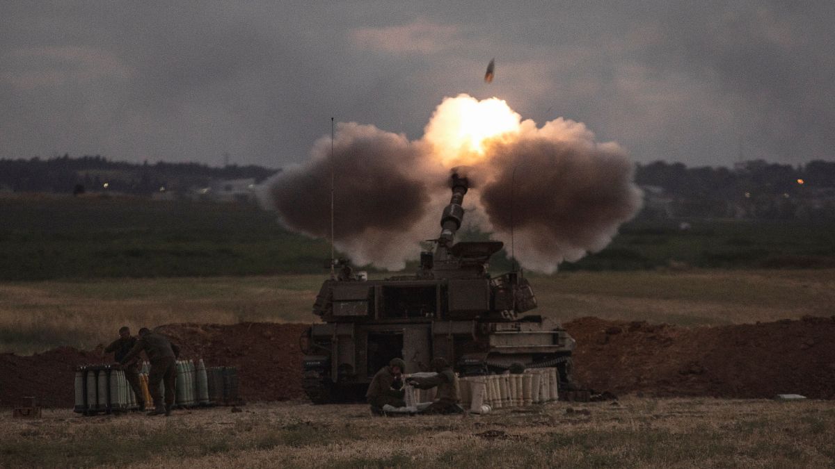 مدفعية إسرائيلية متمركزة في محيط غزة تقصف أهدافاً فلسطينية في القطاع