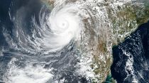 El ciclón Tauktae toca tierra en la India con vientos que podrían alcanzar los 185km/h