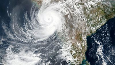 Image satellite de la Nasa montrant le cyclone Tauktae le long de la côte ouest de l'Inde, le 17 mai 2021
