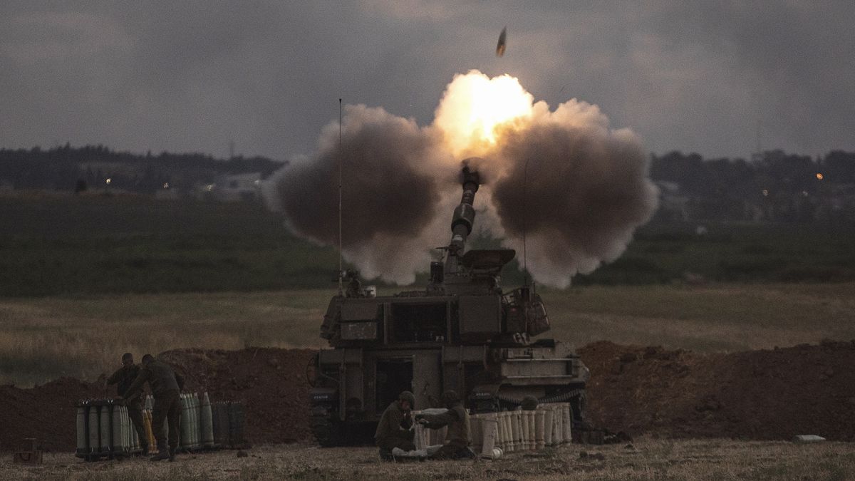 İsrail ordu birliklerinin Gazze'ye yönelik topçu atışı sürüyor 
