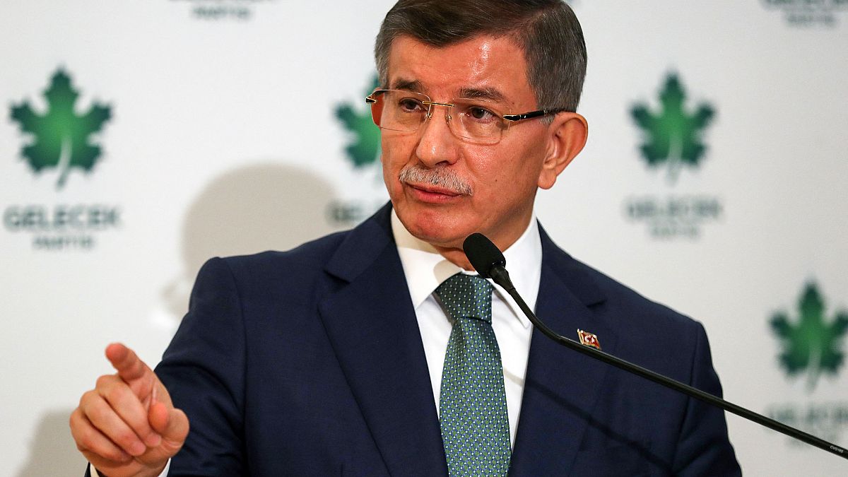 Gelecek Partisi Genel Başkanı Ahmet Davutoğlu, İçişleri Bakanı Süleyman Soylu'yu istifa etmeye davet etti. 