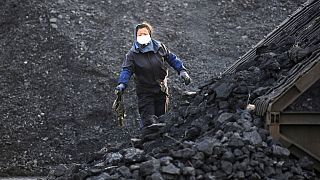 Travailleuse dans une mine de charbon à Huaibei, dans la province de l'Anhui (centre de la Chine), le 3 novembre 2016.