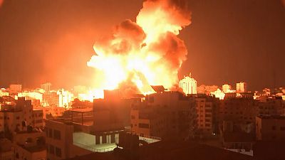 تصاویری از حملات شبانه جنگنده‌های اسرائیل به غزه