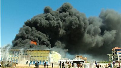 تصاویری از غزه؛ کارخانه رنگ‌سازی رفح در آتش جنگ دود شد