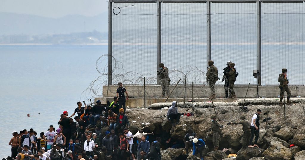 Migrants A Ceuta Les Relations Se Tendent Entre Le Maroc Et L Espagne Africanews