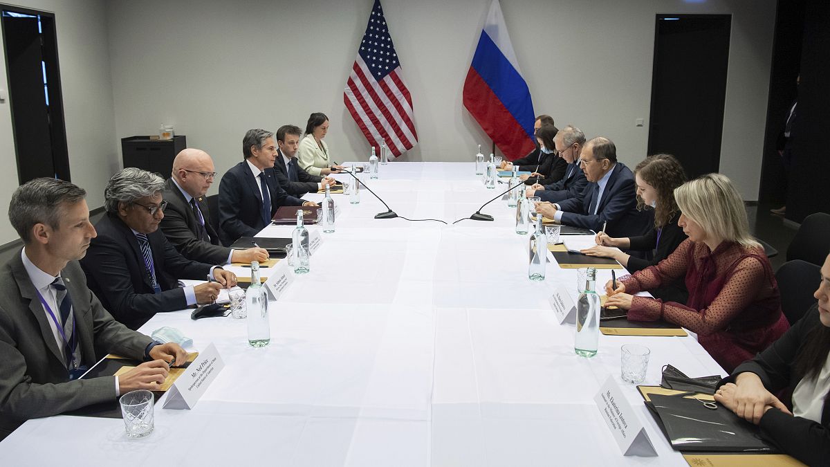 El Secretario de Estado de EE. UU., Antony Blinken se reúne con el Ministro de Asuntos Exteriores ruso, Sergey Lavrov en Reikiavik, Islandia, el 19 de mayo de 2021. 