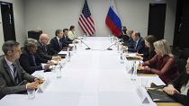 El Secretario de Estado de EE. UU., Antony Blinken se reúne con el Ministro de Asuntos Exteriores ruso, Sergey Lavrov en Reikiavik, Islandia, el 19 de mayo de 2021.