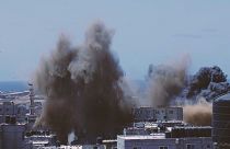 قصف إسرائيلي على بناء في جنوب قطاع غزة