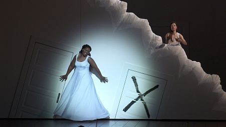 Rolando Villazón’s dreamy sleepwalker ‘La Sonnambula’ opera enthrals Paris with soprano Pretty Yende