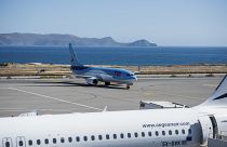 Repülőgép érkezik a görögországi Kréta szigetére 2021. május 14-én