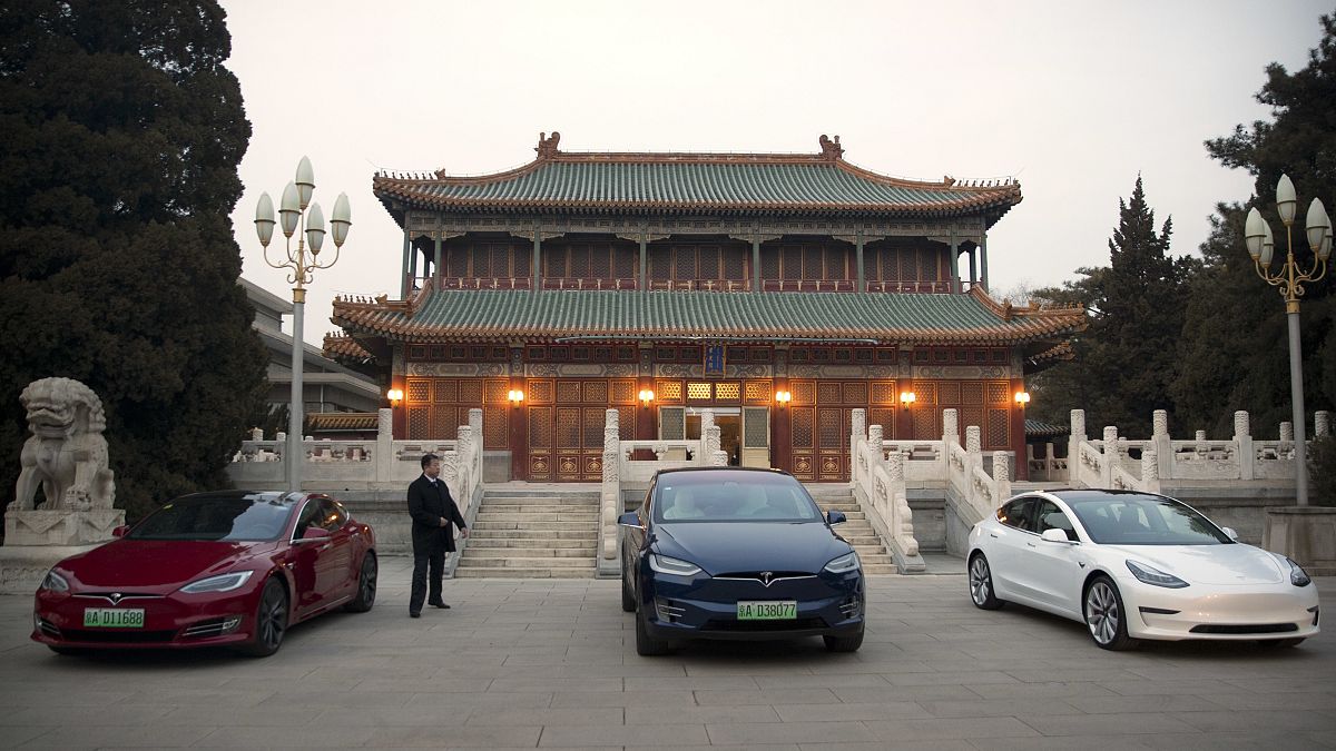 Çin'de Tesla araçlar