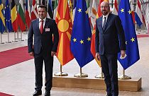 Ο πρωθυπουργός της Βόρειας Μακεδονίας Ζόραν Ζάεφ και ο πρόεδρος του Ευρωπαϊκού Συμβουλίου Σαρλ Μισέλ