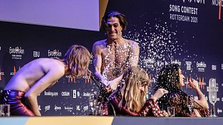 Eurovision Şarkı Yarışması'nın birincisi İtalyan Maneskin rock grubunun solisti Damiano David, kokain kullandığı yönündeki iddiaları yalanladı 