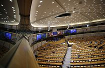 Legisladores europeos participan en un debate sobre la estrategia de la UE hacia Israel y Palestina en el Parlamento Europeo en Bruselas, el martes 18 de mayo de 2021.