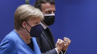 Angela Merkel im Zwiegespräch mit Emmanuel Macron an diesem Pfingstmontag