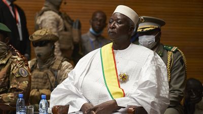 Mali : le président et son PM détenus par les militaires ?