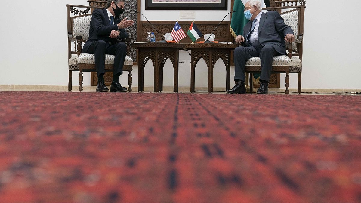 Il segretario di Stato Antony Blinken incontra il presidente palestinese Mahmoud Abbas