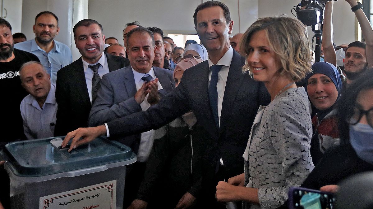 Baschar al-Assad bei der Stimmabgabe
