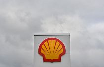 Hollanda'da bir mahkeme petrol devi Shell'in karbondioksit oranlarını düşürmesine hükmetti