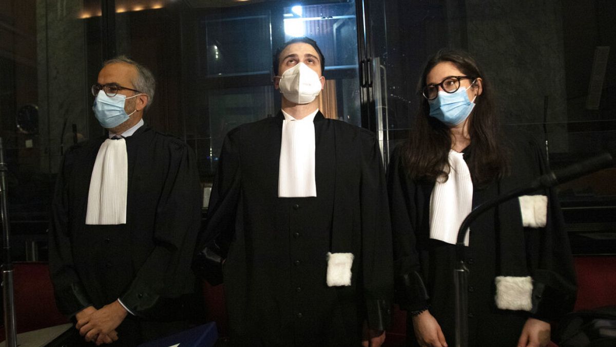 Brüksel'de görülen davada AstraZeneca'nın savunma avukatları