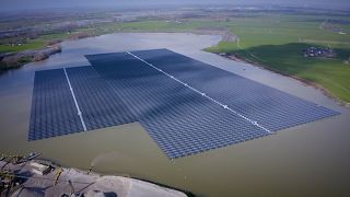 Úszó napelemfarm Hollandiában