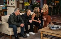 De izquierda a derecha: Matt LeBlanc, , Matthew Perry, Jennifer Aniston, Courteney Cox y Lisa Kudrow en el reencuentro de "Friends".