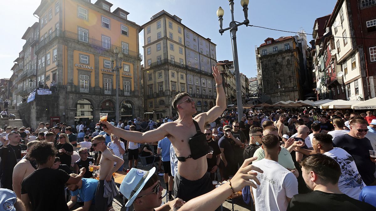 Fans in Porto