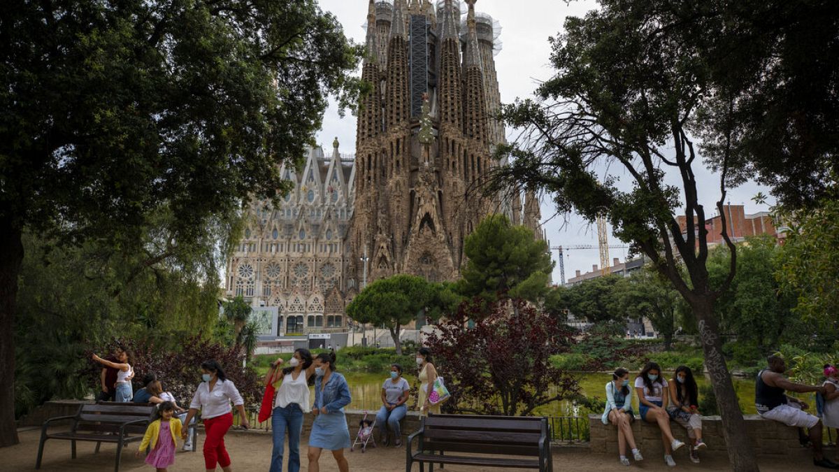 La Sagrada Familia rouvre ses portes, son chantier encore retardé