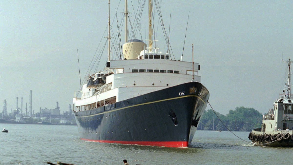 بريطانيا تتجه لبناء سفينة رائدة، بعد خروج يخت بريطانيا الملكي من الخدمة / بانكوك - 1997/05/09