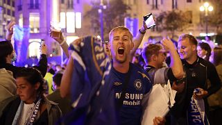 Porto em festa. Adeptos do Chelsea celebram vitória na Liga dos Campeões