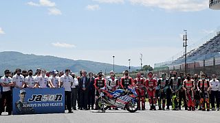 Minuto di silenzio in omaggio a Jason Dupasquier, prima della partenza del Gran Premio d'Italia di MotoGP all'autodromo del Mugello