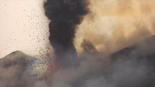 Vulkan Ätna speit Lava und Rauch mehr als 6 km in die Höhe