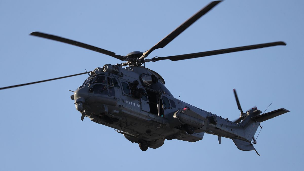 عکس تزئینی از هلی‌کوپتری در فرانسه