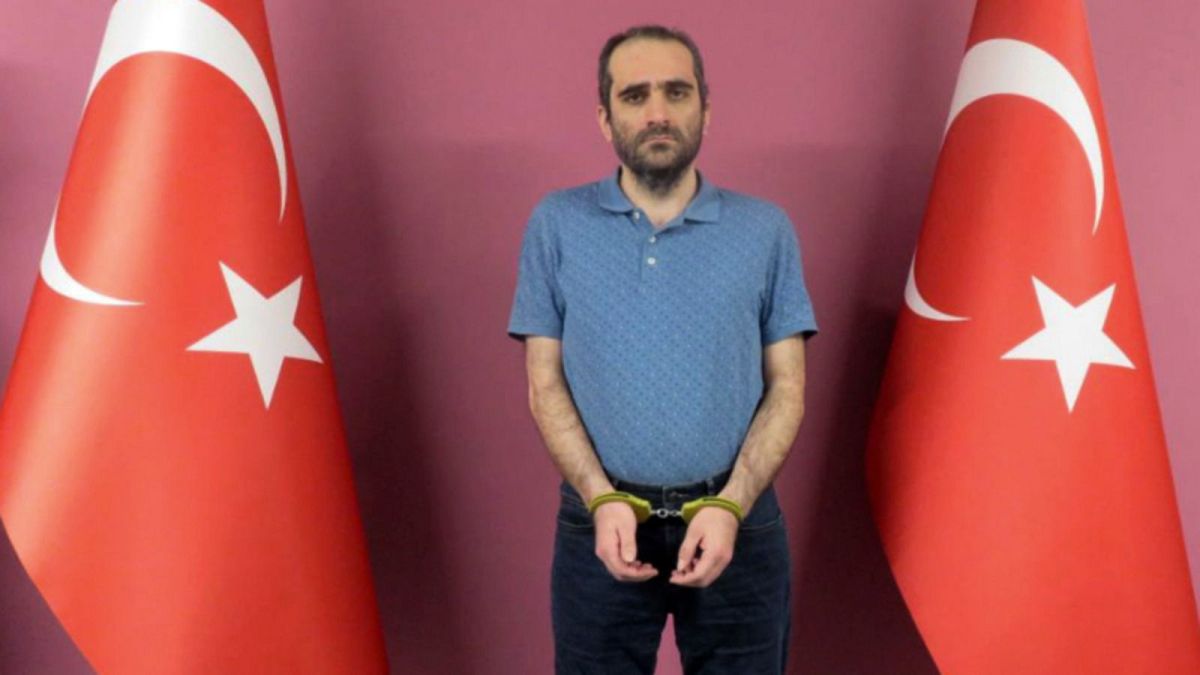 جهاز الاستخبارات التركية يعتقل أحد أقرباء غولن في الخارج ويعيده إلى البلاد