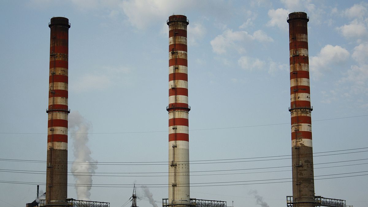 A tarantói Ilva acélgyár kéményei 2012. augusztus 17-én