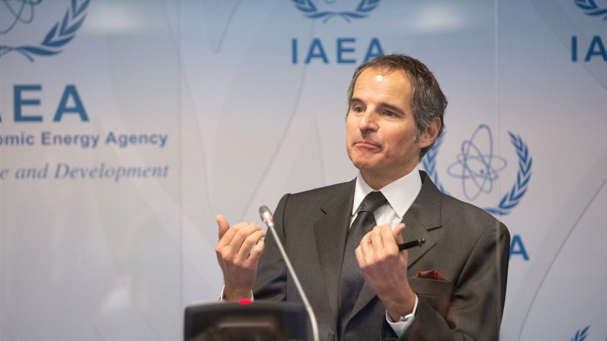 رافائيل غروسي، المدير العام للوكالة الدولية للطاقة الذرية يتحدث خلال مؤتمر صحفي في مقر الوكالة في فيينا - النمسا.